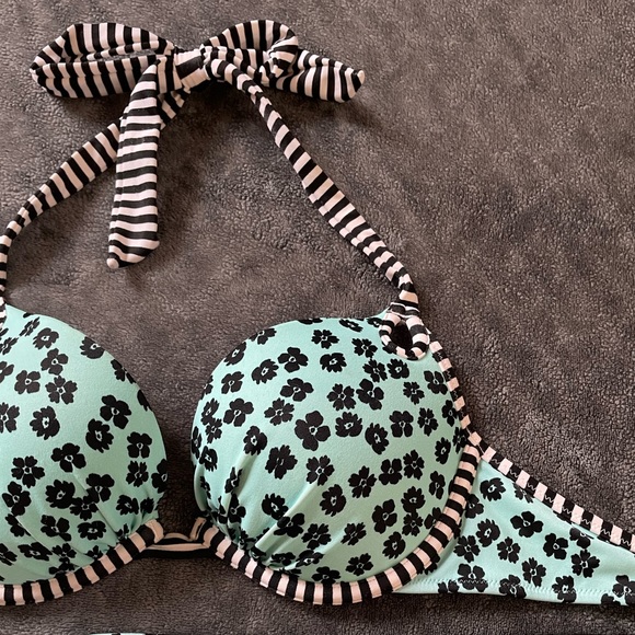 Unique Push-up Tie Side Bathing Suit - Picture 3 of 6